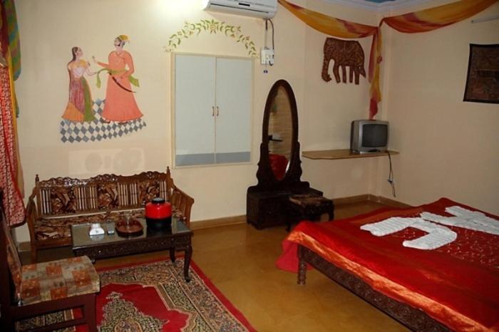 ホテルPithla Haveli ジャイサルメール 部屋 写真